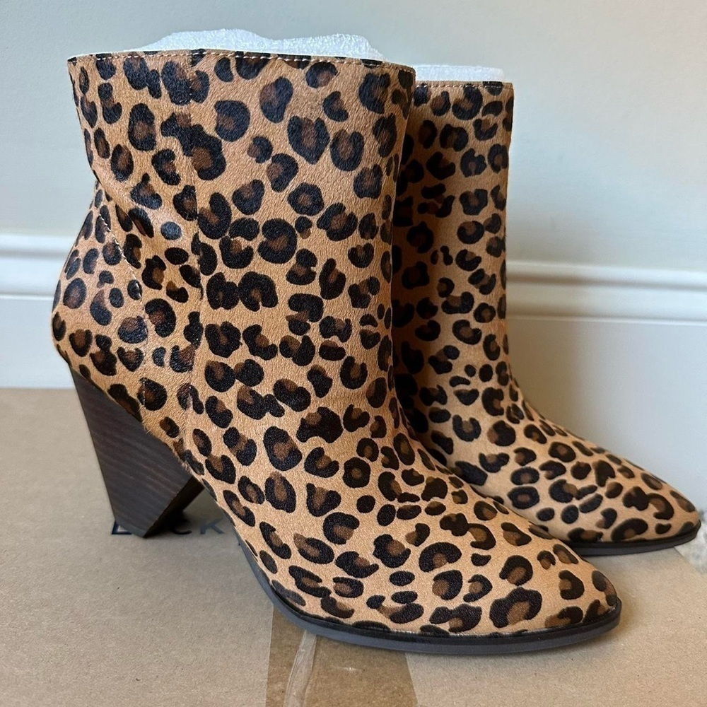NIB Lucky Brand Munise2 Leopard Print Calf Hair Heeled Ankle Booties Size 5.5
